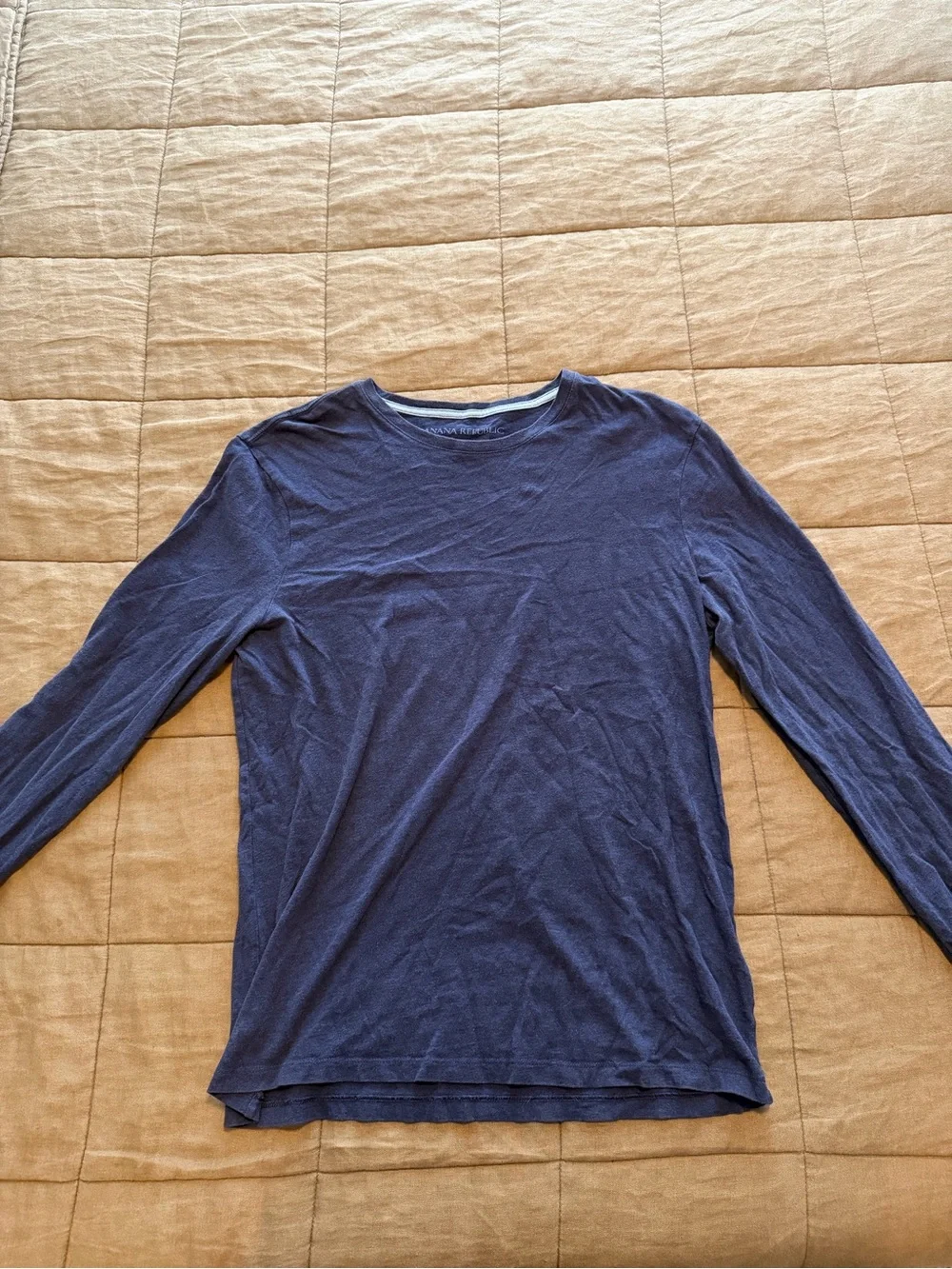 Banana Republic Men's Long-Sleeve Crew in Navy Blue